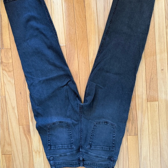 Wild Fable Women’s Relaxed Charcoal Distressed Jeans - Picture 10 of 10